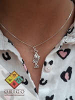 Joyería artesanal colombiana en plata ley 970. Cada pieza es elaborada 100% a mano por orfebres artesanos especializados en filigrana, una técnica ancestral que crea diseños únicos e irrepetibles. Auténtica orfebrería colombiana.