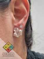 Joyería artesanal colombiana en plata ley 970. Cada pieza es elaborada 100% a mano por orfebres artesanos especializados en filigrana, una técnica ancestral que crea diseños únicos e irrepetibles. Auténtica orfebrería colombiana.