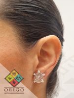 Joyería artesanal colombiana en plata ley 970. Cada pieza es elaborada 100% a mano por orfebres artesanos especializados en filigrana, una técnica ancestral que crea diseños únicos e irrepetibles. Auténtica orfebrería colombiana.