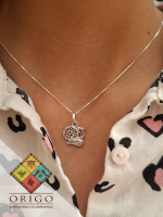 Joyería artesanal colombiana en plata ley 970. Cada pieza es elaborada 100% a mano por orfebres artesanos especializados en filigrana, una técnica ancestral que crea diseños únicos e irrepetibles. Auténtica orfebrería colombiana.