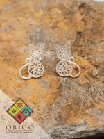 Joyería artesanal colombiana en plata ley 970. Cada pieza es elaborada 100% a mano por orfebres artesanos especializados en filigrana, una técnica ancestral que crea diseños únicos e irrepetibles. Auténtica orfebrería colombiana.