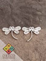 Joyería artesanal colombiana en plata ley 970. Cada pieza es elaborada 100% a mano por orfebres artesanos especializados en filigrana, una técnica ancestral que crea diseños únicos e irrepetibles. Auténtica orfebrería colombiana.