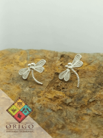 Joyería artesanal colombiana en plata ley 970. Cada pieza es elaborada 100% a mano por orfebres artesanos especializados en filigrana, una técnica ancestral que crea diseños únicos e irrepetibles. Auténtica orfebrería colombiana.