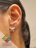 Joyería artesanal colombiana en plata ley 970. Cada pieza es elaborada 100% a mano por orfebres artesanos especializados en filigrana, una técnica ancestral que crea diseños únicos e irrepetibles. Auténtica orfebrería colombiana.