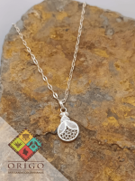 Joyería artesanal colombiana en plata ley 970. Cada pieza es elaborada 100% a mano por orfebres artesanos especializados en filigrana, una técnica ancestral que crea diseños únicos e irrepetibles. Auténtica orfebrería colombiana.