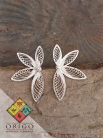 Joyería artesanal colombiana en plata ley 970. Cada pieza es elaborada 100% a mano por orfebres artesanos especializados en filigrana, una técnica ancestral que crea diseños únicos e irrepetibles. Auténtica orfebrería colombiana.