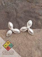 Joyería artesanal colombiana en plata ley 970. Cada pieza es elaborada 100% a mano por orfebres artesanos especializados en filigrana, una técnica ancestral que crea diseños únicos e irrepetibles. Auténtica orfebrería colombiana.