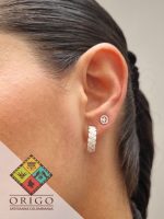 Joyería artesanal colombiana en plata ley 970. Cada pieza es elaborada 100% a mano por orfebres artesanos especializados en filigrana, una técnica ancestral que crea diseños únicos e irrepetibles. Auténtica orfebrería colombiana.