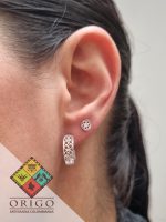 Joyería artesanal colombiana en plata ley 970. Cada pieza es elaborada 100% a mano por orfebres artesanos especializados en filigrana, una técnica ancestral que crea diseños únicos e irrepetibles. Auténtica orfebrería colombiana.