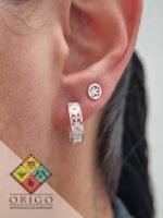 Joyería artesanal colombiana en plata ley 970. Cada pieza es elaborada 100% a mano por orfebres artesanos especializados en filigrana, una técnica ancestral que crea diseños únicos e irrepetibles. Auténtica orfebrería colombiana.