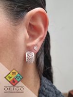Joyería artesanal colombiana en plata ley 970. Cada pieza es elaborada 100% a mano por orfebres artesanos especializados en filigrana, una técnica ancestral que crea diseños únicos e irrepetibles. Auténtica orfebrería colombiana.
