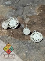 Joyería artesanal colombiana en plata ley 970. Cada pieza es elaborada 100% a mano por orfebres artesanos especializados en filigrana, una técnica ancestral que crea diseños únicos e irrepetibles. Auténtica orfebrería colombiana.