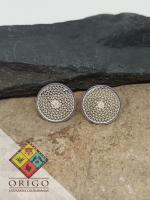Joyería artesanal colombiana en plata ley 970. Cada pieza es elaborada 100% a mano por orfebres artesanos especializados en filigrana, una técnica ancestral que crea diseños únicos e irrepetibles. Auténtica orfebrería colombiana.