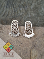 Joyería artesanal colombiana en plata ley 970. Cada pieza es elaborada 100% a mano por orfebres artesanos especializados en filigrana, una técnica ancestral que crea diseños únicos e irrepetibles. Auténtica orfebrería colombiana.