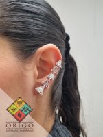 Joyería artesanal colombiana en plata ley 970. Cada pieza es elaborada 100% a mano por orfebres artesanos especializados en filigrana, una técnica ancestral que crea diseños únicos e irrepetibles. Auténtica orfebrería colombiana.