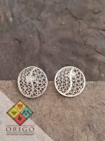 Joyería artesanal colombiana en plata ley 970. Cada pieza es elaborada 100% a mano por orfebres artesanos especializados en filigrana, una técnica ancestral que crea diseños únicos e irrepetibles. Auténtica orfebrería colombiana.