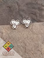 Joyería artesanal colombiana en plata ley 970. Cada pieza es elaborada 100% a mano por orfebres artesanos especializados en filigrana, una técnica ancestral que crea diseños únicos e irrepetibles. Auténtica orfebrería colombiana.